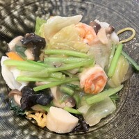中国料理 大湖苑  - 海鮮あんかけ焼そば 身がプリッと美味しい
