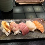 えんどう寿司 京橋店 - イカ、赤貝、マグロ、ホタテ貝柱、サーモン