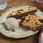 カフェ ヨージク - 3種類のロシアの焼き菓子が頂けます
