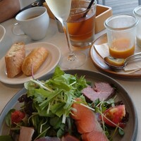 24/7 restaurant - ２種のドレッシングで食べる美食サラダ