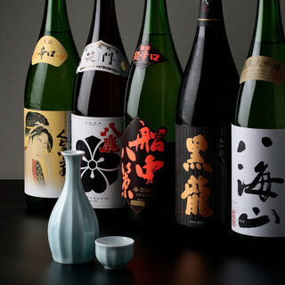 九州各地の焼酎と日本酒の品揃えが自慢！飲み比べもおすすめ◎