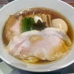 食煅 もみじ - 特製中華そば　¥1,500-(税込)
      ※美明豚ロース 1枚
      ※豚バラチャーシュー 1枚
      ※炭火吊るし焼豚 1枚
      ※比内地鶏味玉 1個