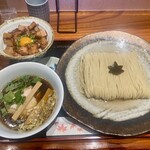 食煅 もみじ - つけそば　¥1,200-(税込)
      
      肉飯　¥500-(税込)
      ※比内地鶏卵黄入り
