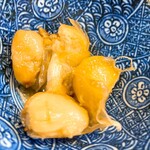 割烹 むら山 - ニンニクの甘露煮(明日の仕込み分)