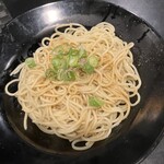 煮干しラーメン キングニボラ - 替え玉は細麺