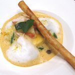 ラ サントゥール - (ランチフルコース)前菜：カリフラワーのフランを甲殻類のカプチーノソースで