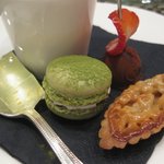 ラ サントゥール - (ランチフルコース)小菓子のアップ