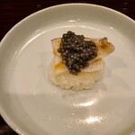 松川 - ベルーガキャビア、キス、おこわ蒸し