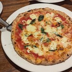 ピザ&グリル カマローネ - 