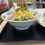 すずや食堂 - ラーメンどんぶりで提供