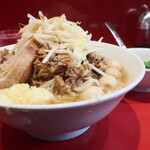 ラーメン二郎 - ラーメン半分＋ニンニク＋青ネギうずら