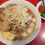 ラーメン二郎 - ラーメン半分＋ニンニク＋青ネギうずら