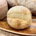 天然こうぼぱん とことこ - ぶどうとアーモンドクリーム