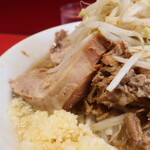 ラーメン二郎 - 豚の厚み