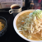 いろは - みそラーメン¥700 +小ランチ(ハーフ玉子丼、ウーロン茶)¥250