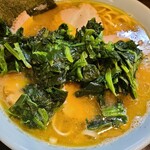 家系ラーメン ジェット家 - チャーシューメン中盛+ほうれん草1300円