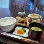 ぬくゐ、 - 本日のお魚（銀鱈）御膳（1,760円：税込：カード可）・・小鉢やサラダも付き美味しそうですね。^^
