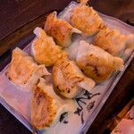 餃子の店 華 - 焼き餃子８個¥660