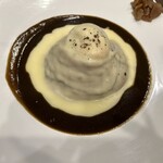 ジェイズカレー - 【ジェイズ丼富士ランチセット】ローストビーフ、カレー、ポテトクリームソース、温玉。