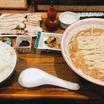 炭火焼濃厚中華そば 奥倫道 - 