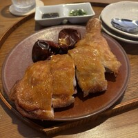 中国料理 にいくら - 名物と表記のあるチキン。旨いがチキンはチキン。麻婆豆腐とか担々麺をオススメします。美味しいですが
