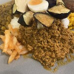 フィッシュ 新宿店 - キーマカレーとアチャール