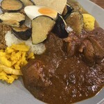 フィッシュ 新宿店 - 大辛チキンカレーと大根の漬け物