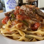 レサン - オーストラリア産牛もも肉のトマトソースパスタ