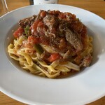 レサン - オーストラリア産牛もも肉のトマトソースパスタ