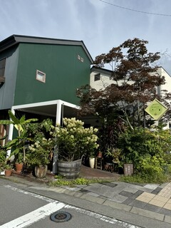 Natural Cafe Iina - Overall Appearance