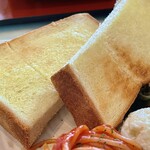 太郎茶屋 鎌倉 - 鎌倉モーニング¥650外　トースト。豪華で安くてうまい。大満足。
