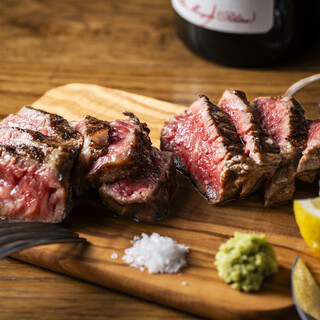 脂身さっぱりな『十勝ハーブ牛』を中心にお肉料理多数