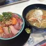 おさかな丼屋 とと丸食堂 - ＋カニ汁 400円