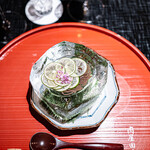 肉屋 田中 - 口直し : どんぐり粉の冷麺, 牛と鰹のお出汁, 酢橘