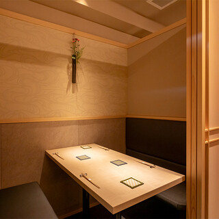 高揚感と特別感に胸を膨らませて。大切な方と語らう、親密な個室