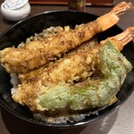 天ぷら浜新 - 大海老天丼(大海老2 ピーマン なす 卵焼き 海苔 れんこん)