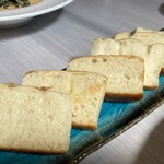 Raduno - ◎ 自家製フォカッチャ
      ※もちっと感と塩加減が、素敵！