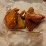 コロッケのせきや - 鶏手羽（見た目以上に大きいです）
