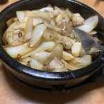 しゅうちゃん - ホルモン鍋、ボリュームあって美味しい↑