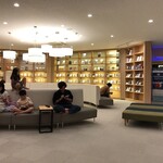 BookCafe Hitotoki - 漫画、雑誌、奥にヒーリングサウナ