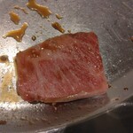 厚東川焼肉レストラン - 厚東川定食1430円の上カルビ、これが一番美味そうな1枚(2024.8.12)
