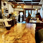 グリルTALO - カウンターからの店内❗️