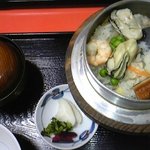 志津香 - お勧め7種（牡蠣入り）釜飯