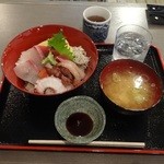 権乃助 丸魚 酒蔵 - 海鮮丼800円
