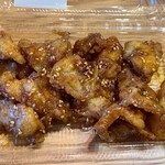 アオキスーパー - 鶏皮の甘辛揚げ