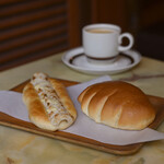 サンドウィッチパーラーまつむら - ちくわドック＠税込165円、クリームパン＠税込120円、ホットコーヒー＠税込240円