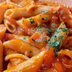 サイゼリヤ - 《ペンネアラビアータ（全粒粉）》税込￥430もオーダーしてしまったであります‼️く(~O~;)ペシッ‼️✨もう腹パンであります‼️ペシッ‼️✨www