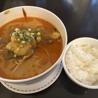 潮夢来 - 鶏肉入りカレーそば（1350円） ※ライス付き