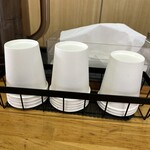 らーめん庵 - 目の前に紙コップ