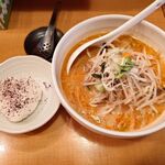 さくら - 担々麺 700円+おむすび 50円